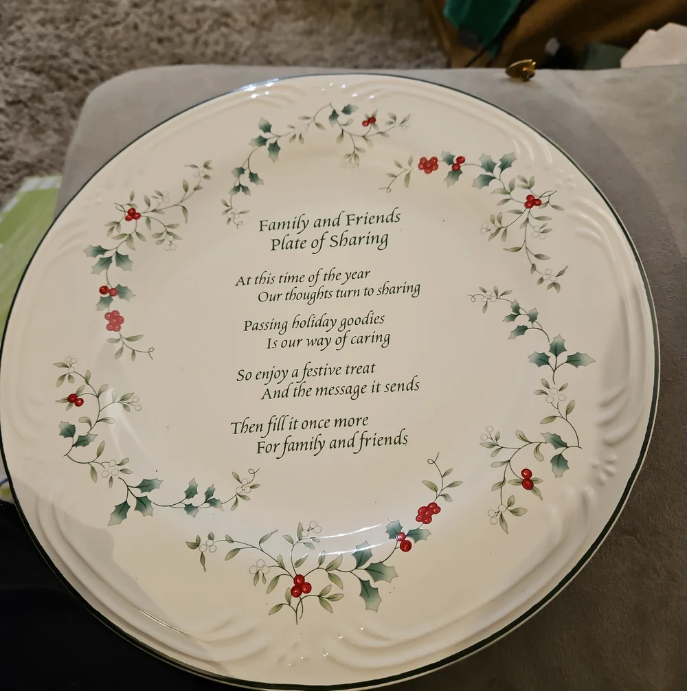 Pfaltzgraff Cream Dinner Plate with Green Holly and Red Berries